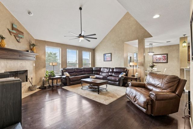 4023 Wagon Wheel Drive, Sanger, TX 76266