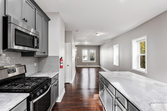 10 TAYLOR AVE, Audubon, NJ 08106