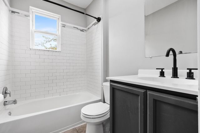 10 TAYLOR AVE, Audubon, NJ 08106