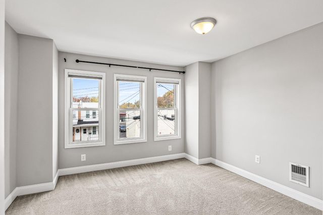 10 TAYLOR AVE, Audubon, NJ 08106