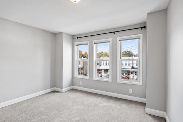 10 TAYLOR AVE, Audubon, NJ 08106