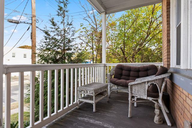 10 TAYLOR AVE, Audubon, NJ 08106