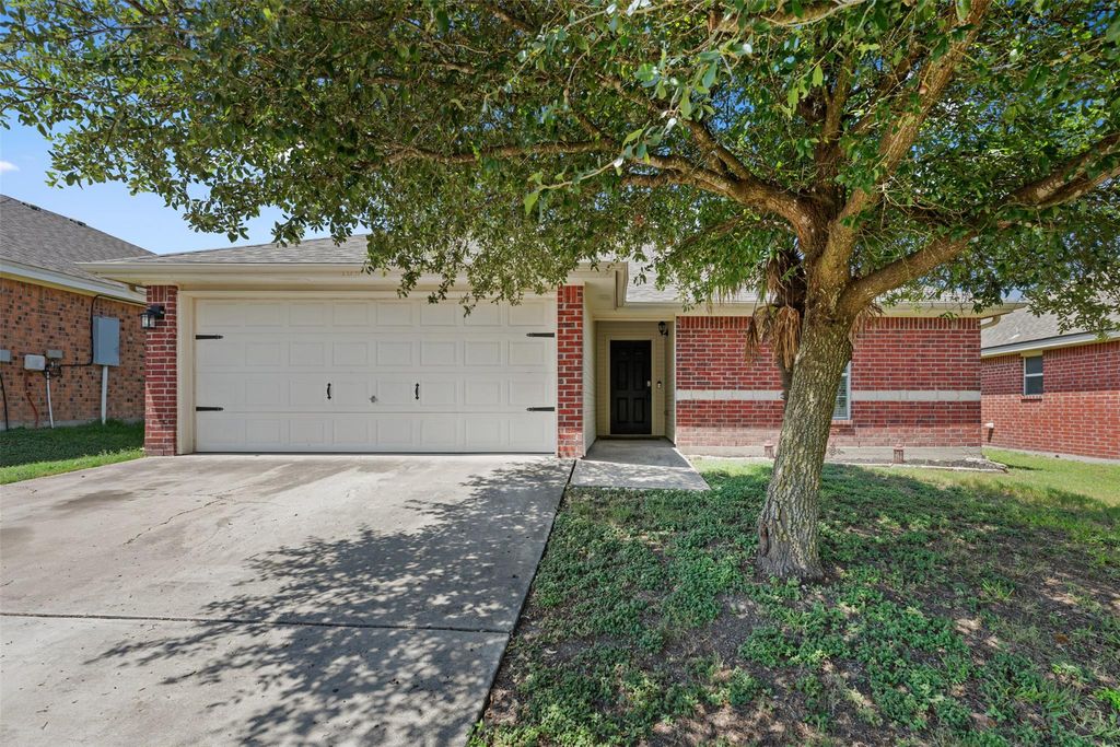 109 Calcite LN, Jarrell, TX 76537