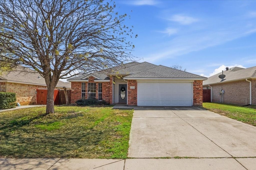 3205 Muleshoe Lane, Fort Worth, TX 76179