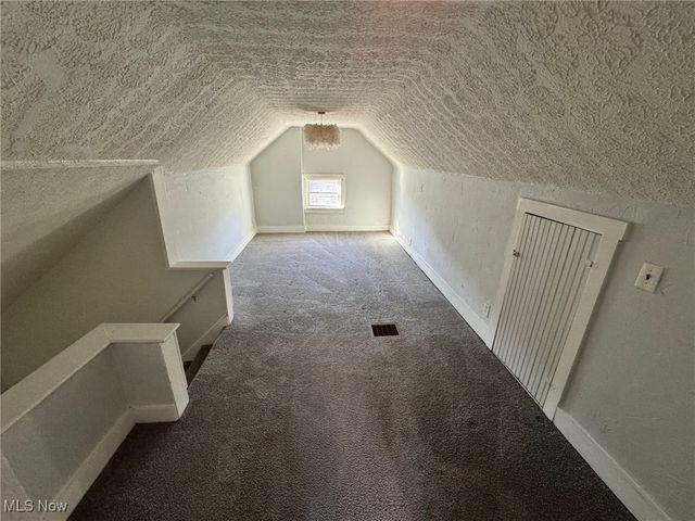 102 E Brookside Avenue, Akron, OH 44301