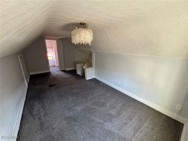 102 E Brookside Avenue, Akron, OH 44301