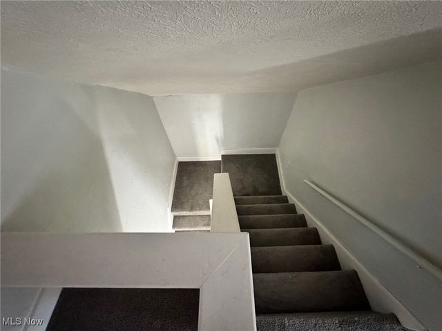 102 E Brookside Avenue, Akron, OH 44301