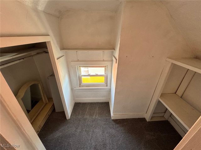 102 E Brookside Avenue, Akron, OH 44301