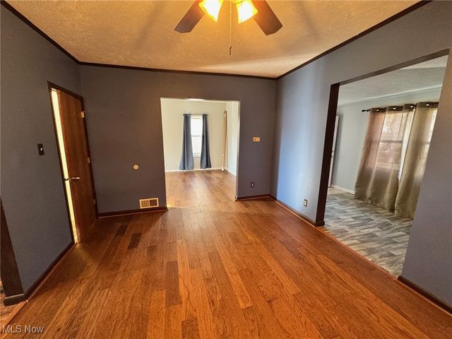 102 E Brookside Avenue, Akron, OH 44301