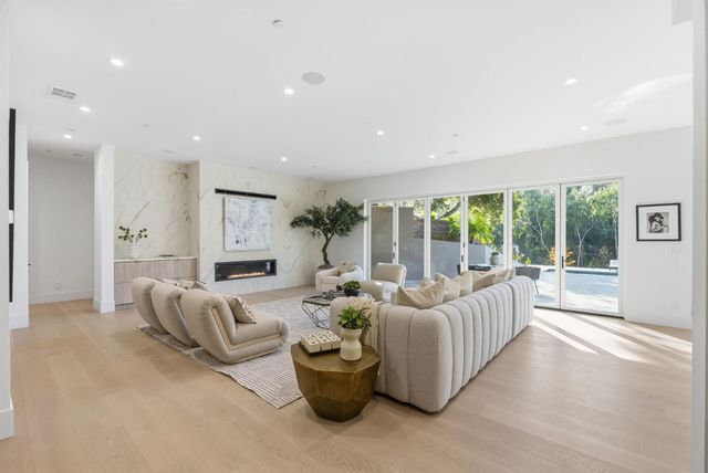 20388 Hill Avenue, Saratoga, CA 95070