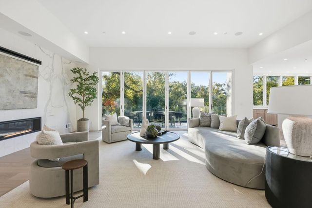 20388 Hill Avenue, Saratoga, CA 95070