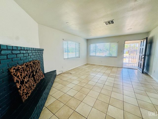 3613 Granada Avenue, Bakersfield, CA 93309