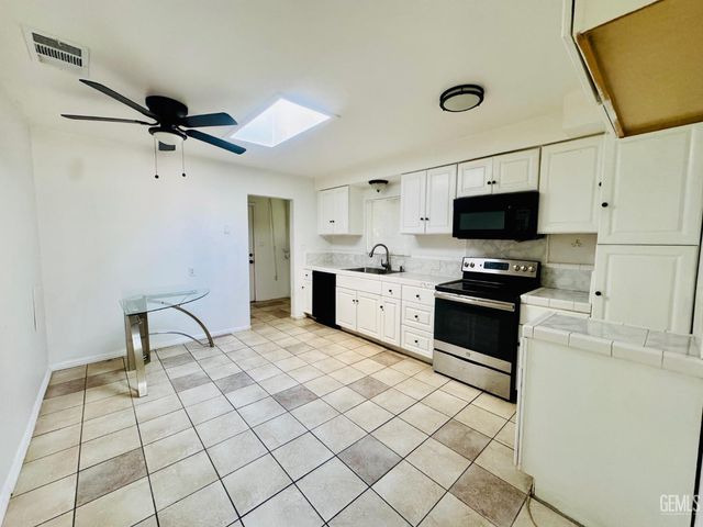 3613 Granada Avenue, Bakersfield, CA 93309