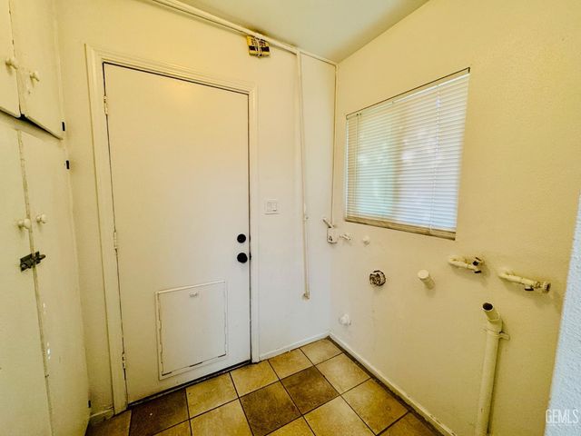 3613 Granada Avenue, Bakersfield, CA 93309