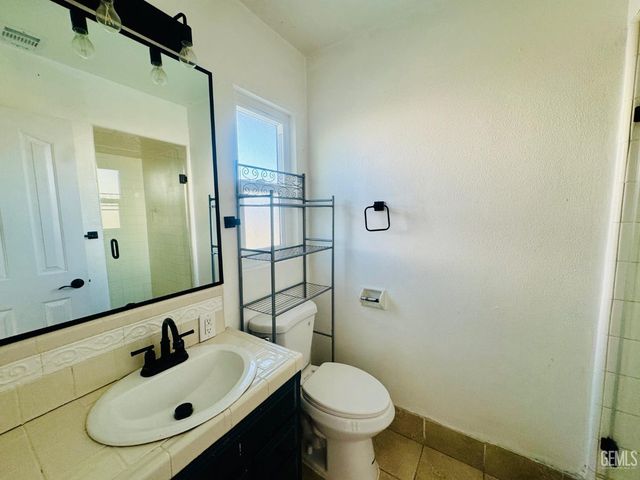 3613 Granada Avenue, Bakersfield, CA 93309