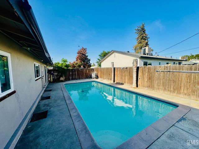 3613 Granada Avenue, Bakersfield, CA 93309