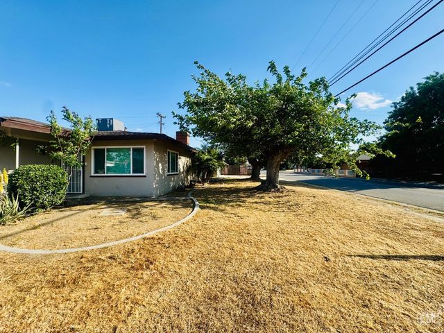 3613 Granada Avenue, Bakersfield, CA 93309