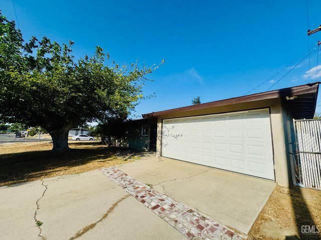 3613 Granada Avenue, Bakersfield, CA 93309