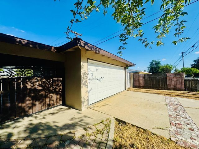 3613 Granada Avenue, Bakersfield, CA 93309