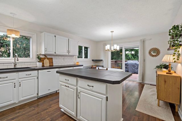 241 River Woods Lane, Burnsville, MN 55337