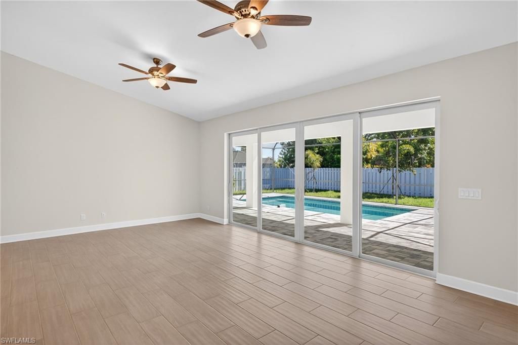 Image 4 of property listing at 2537 SW 11th PL, Cape Coral, FL 33914
