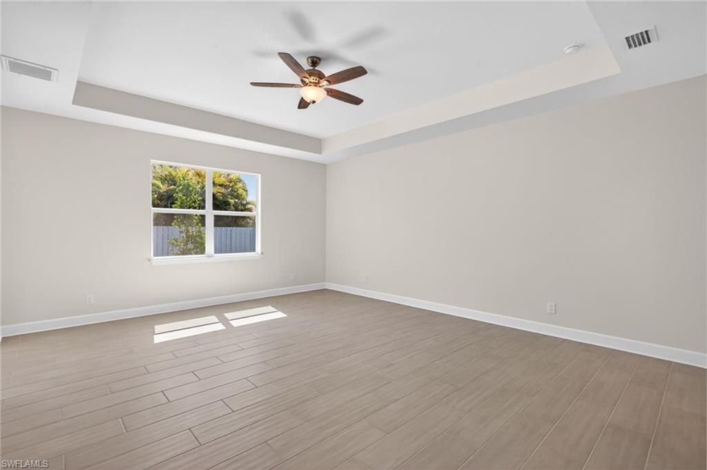 Image 8 of property listing at 2537 SW 11th PL, Cape Coral, FL 33914