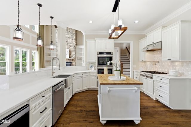 2515 Village Manor Way, Raleigh, NC 27614