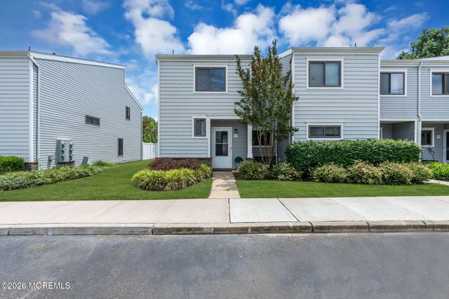 6 Beverly Court, Tinton Falls, NJ 07724