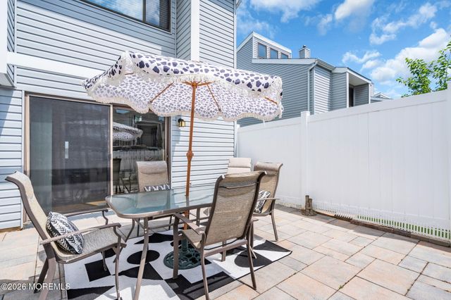 6 Beverly Court, Tinton Falls, NJ 07724