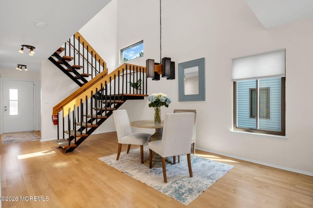 6 Beverly Court, Tinton Falls, NJ 07724