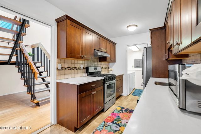 6 Beverly Court, Tinton Falls, NJ 07724