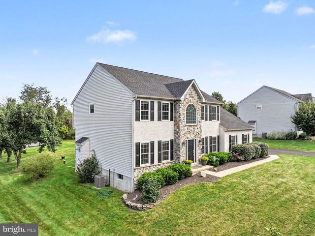 2311 ANGEL DR, Gilbertsville, PA 19525