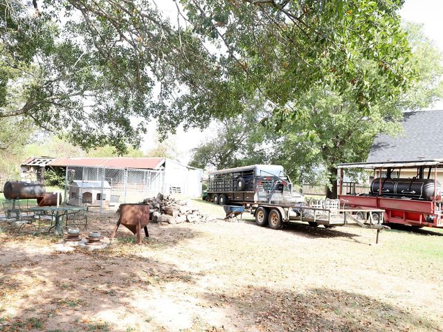 10844 Highway 159 E, Bellville, TX 77418