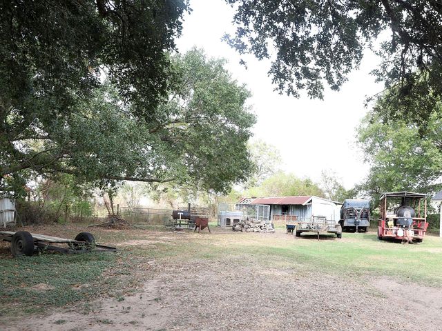 10844 Highway 159 E, Bellville, TX 77418