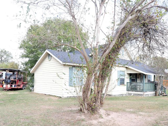 10844 Highway 159 E, Bellville, TX 77418