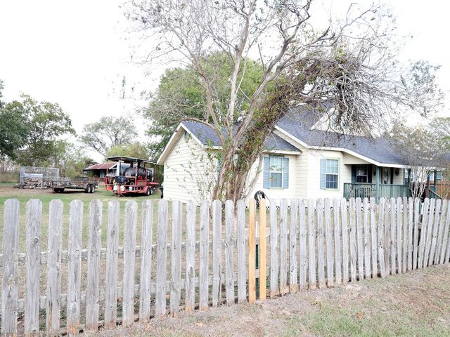 10844 Highway 159 E, Bellville, TX 77418