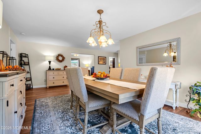 8 Eagle Drive, Bayville, NJ 08721