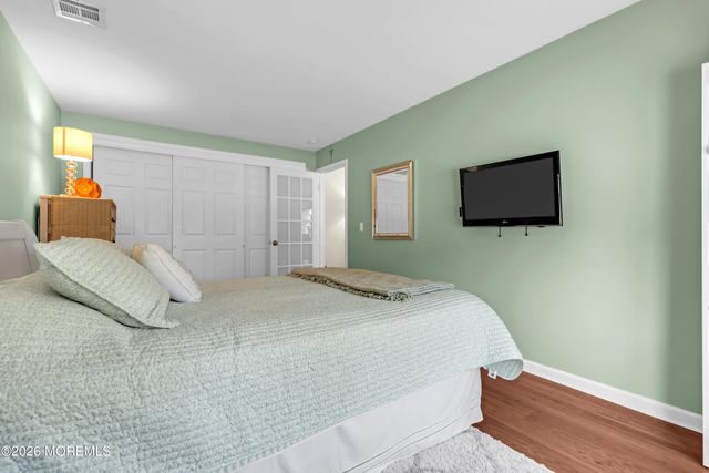 8 Eagle Drive, Bayville, NJ 08721