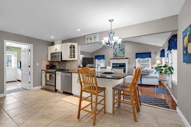 8 Eagle Drive, Bayville, NJ 08721