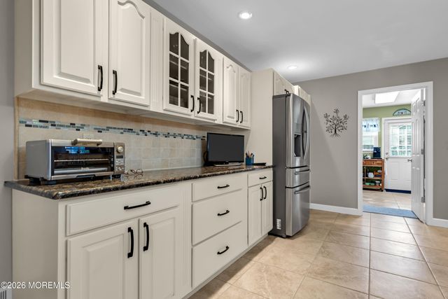 8 Eagle Drive, Bayville, NJ 08721