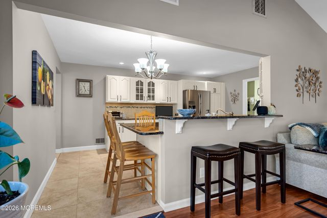 8 Eagle Drive, Bayville, NJ 08721