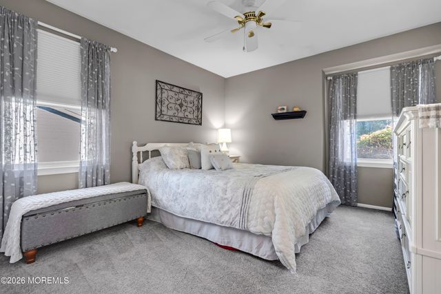 8 Eagle Drive, Bayville, NJ 08721