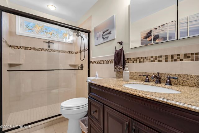 8 Eagle Drive, Bayville, NJ 08721