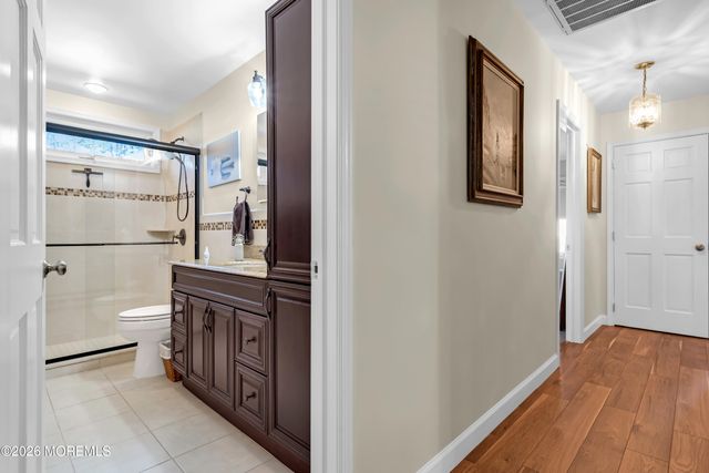 8 Eagle Drive, Bayville, NJ 08721