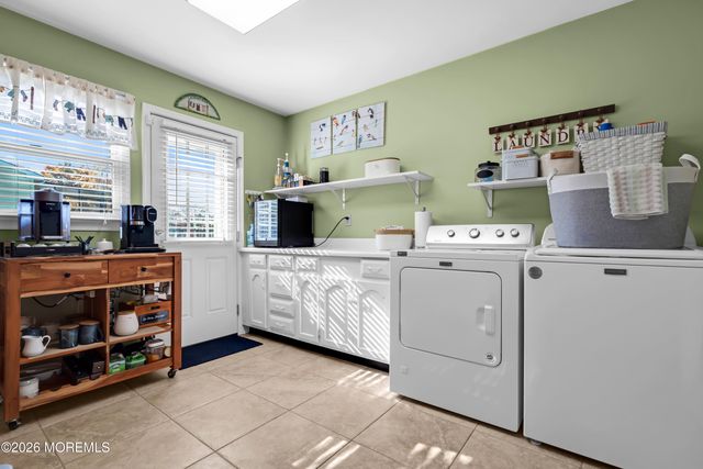 8 Eagle Drive, Bayville, NJ 08721