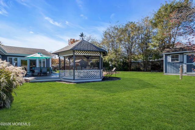 8 Eagle Drive, Bayville, NJ 08721