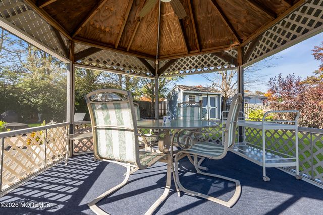 8 Eagle Drive, Bayville, NJ 08721
