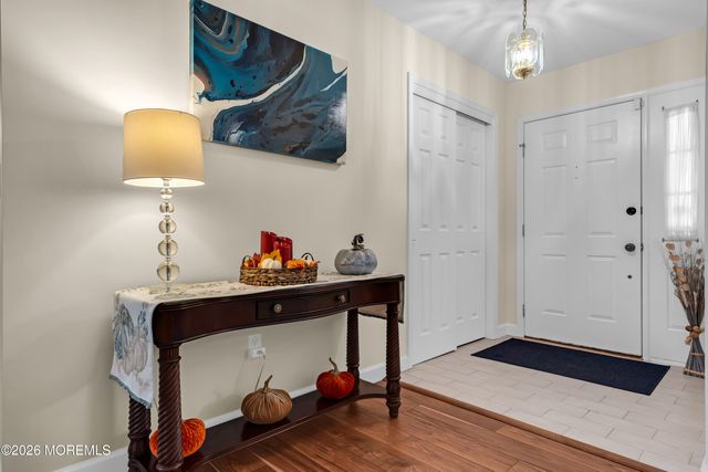 8 Eagle Drive, Bayville, NJ 08721
