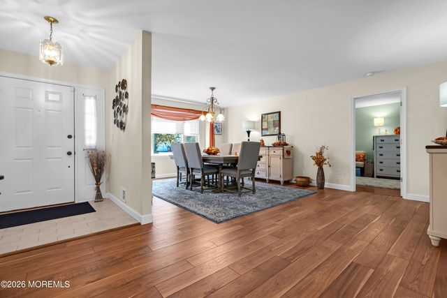 8 Eagle Drive, Bayville, NJ 08721