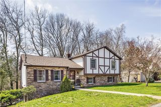 2240 Bernard, Brookline, PA 15234
